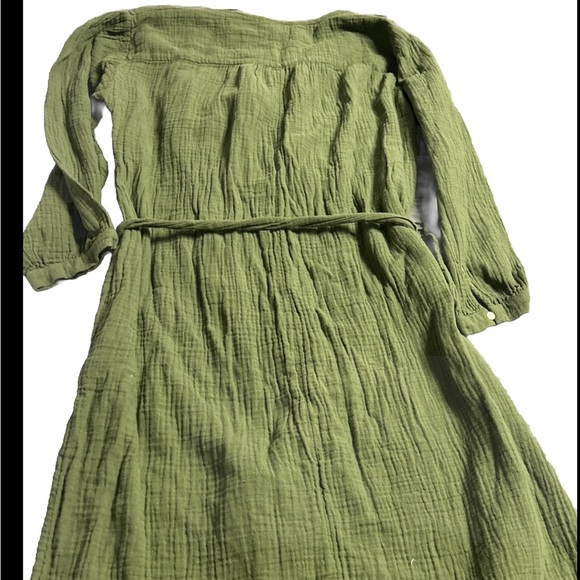 Universal Thread dress size medium but runs large - Picture 2 of 9